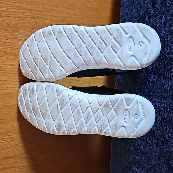 Men's Athletic Works Slip On Athletic Shoes - Size 10.5 - Picture 5 of 8